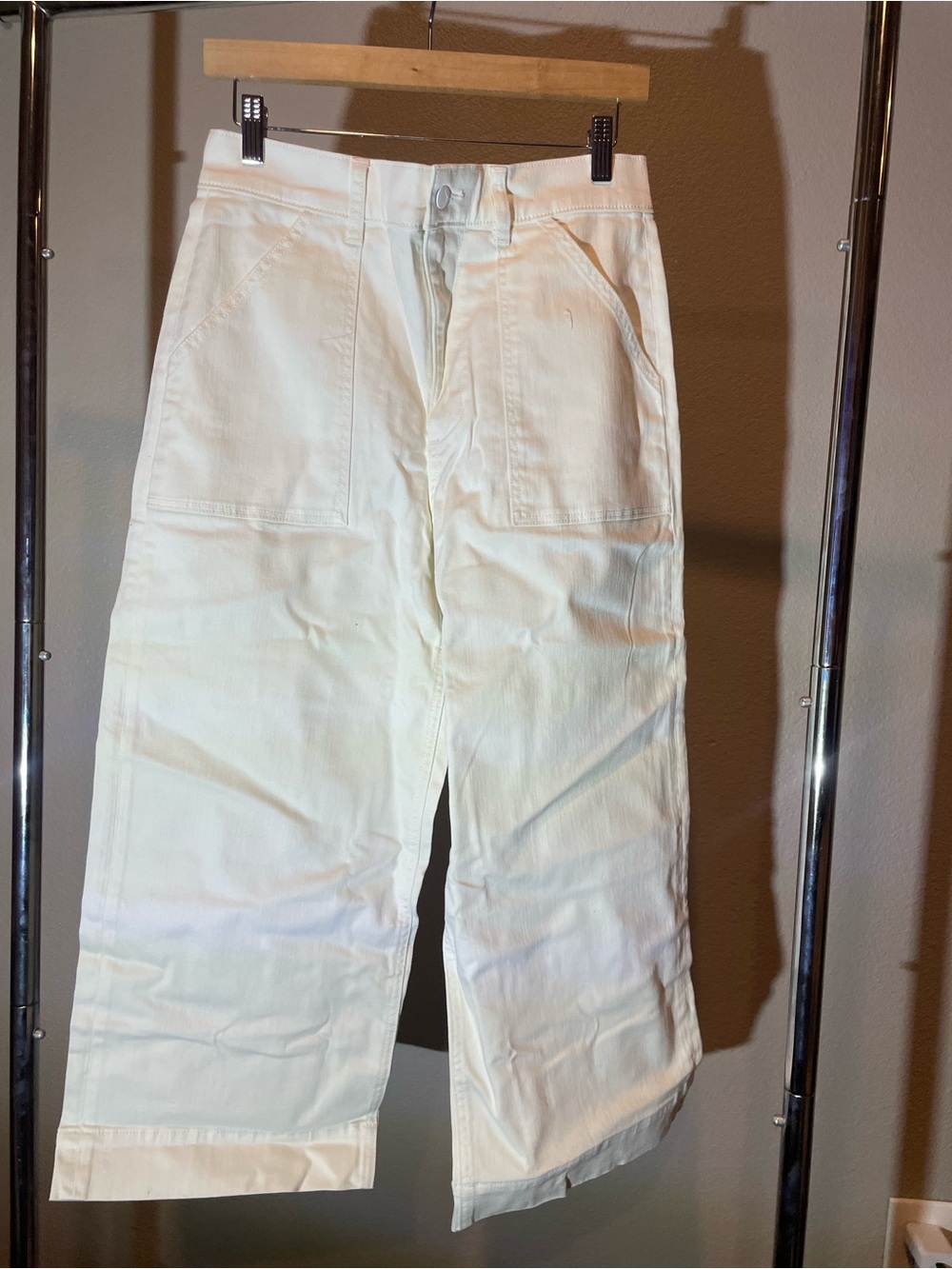 Women’s Cream Wide-Leg Ankle W/Patch Pocket